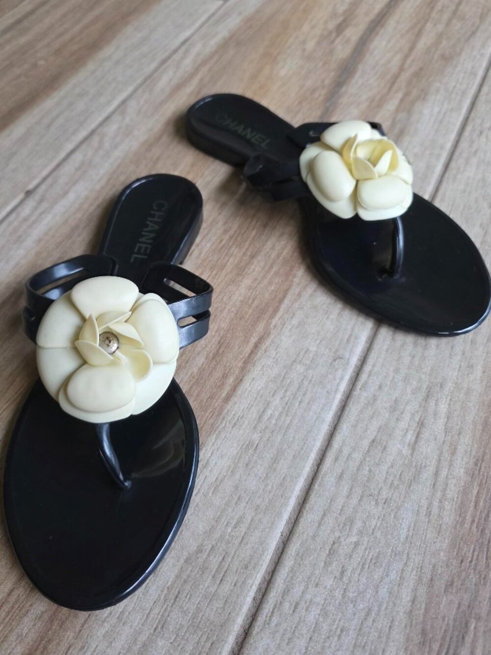 CHANEL CC Jelly Camelia Rubber Jelly Thong Flip Sandals Eur. 38 - Picture 5 of 15